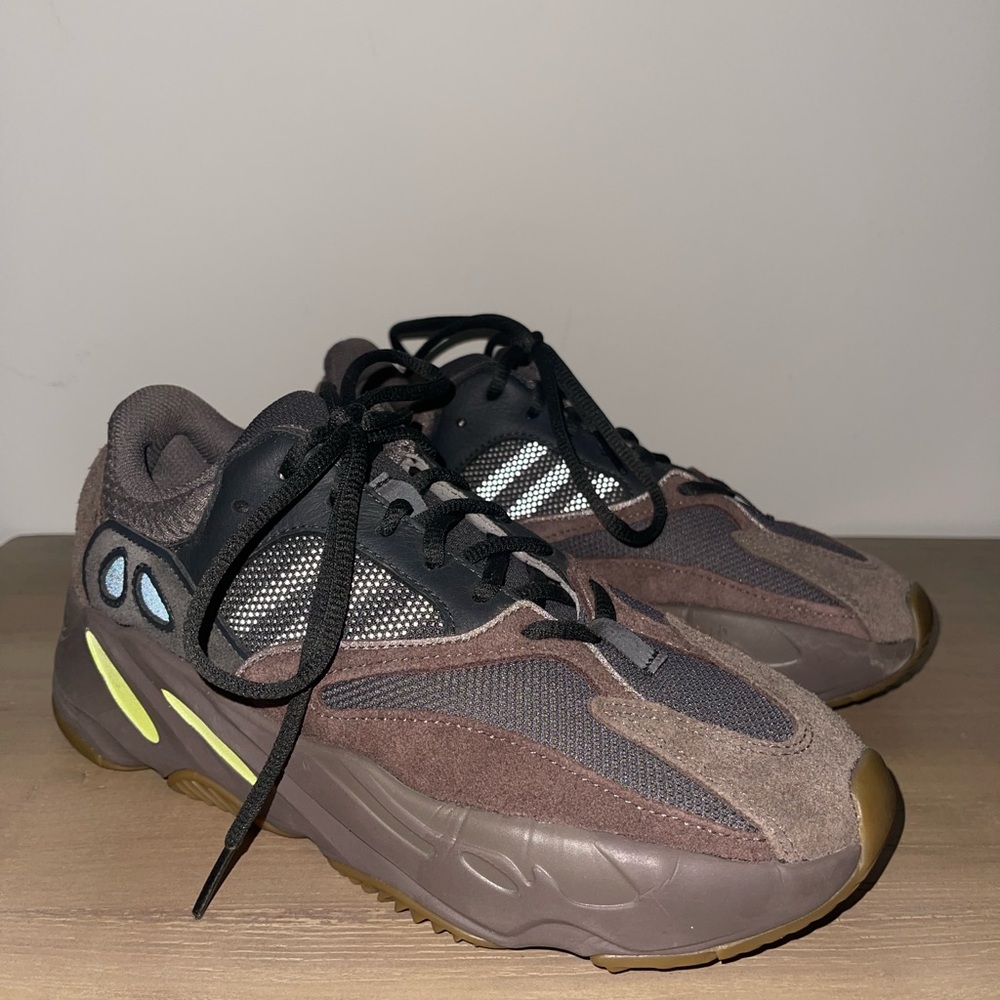 Yeezy Boost 700 ‘Mauve’